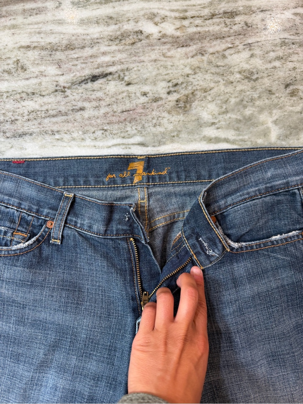 7 For All Mankind Dark Blue Bootcut Jeans with Signature Pocket Stitching Size 2 - Picture 4 of 7